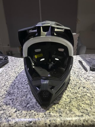 Casco MTB Negro y Blanco