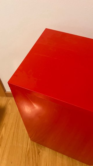 Cajonera metálica gris y roja