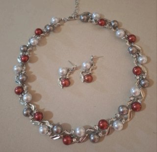 Set elegante collana e orecchini perle