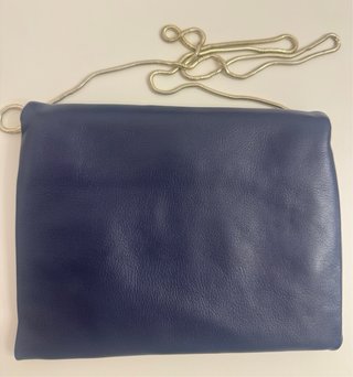 Bolso TOUS azul marino con cadena