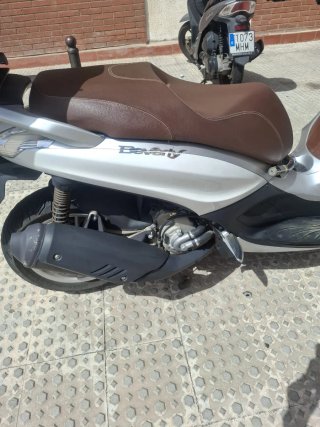 Piaggio Beverly 300 - 2021 en perfecto estado.