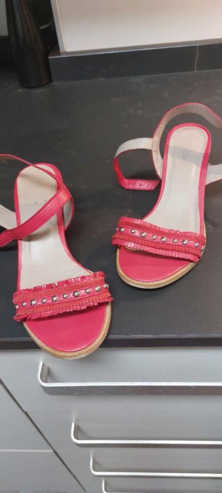 Sandalias tacón rosa y beige