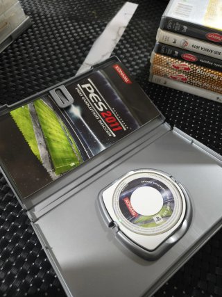 PES 2011 PSP Konami