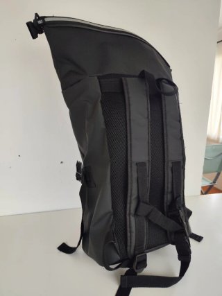 Mochila impermeable negra