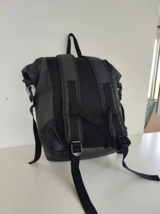 Mochila impermeable negra