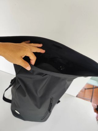 Mochila impermeable negra
