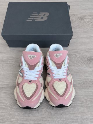 New Balance 9060 Talla 39.5 Rosa/Blanco