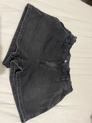 Shorts vaqueros negros Kiabi desgastados