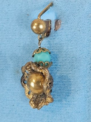 Pendientes antiguos dorados con turquesa cristal