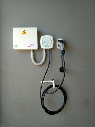 INSTALACION DE PLACAS SOLARES Y CARGADOR DE COCHE