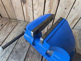TORNILLO DE BANCO S125