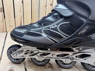 PATINES EN LINEA FILA CON MOCHILA