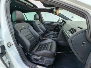 Volkswagen Golf R300