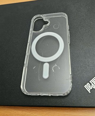 Funda móvil magnética transparente iPhone 16