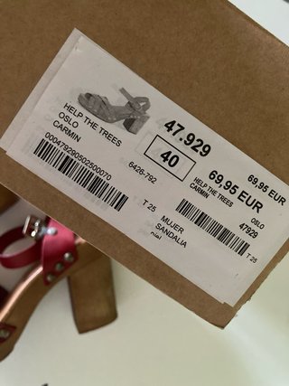 Sandalias de tacón de piel rojas