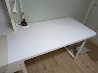 Mesa de estudio blanca
