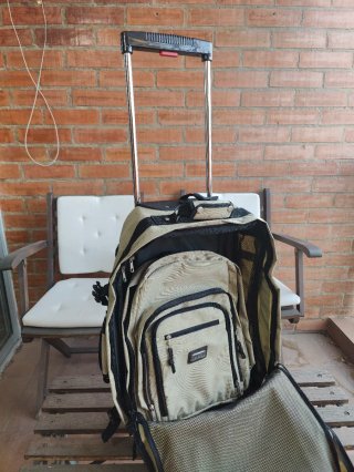 Conjunto Maleta y Mochila DHG Beige/Negro