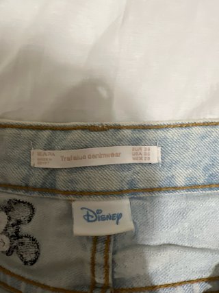 Shorts vaqueros desgastados Mickey Zara