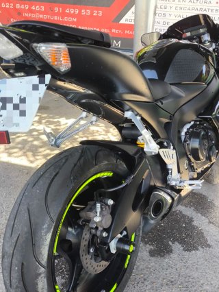 Suzuki GSXR 600 K7 Negra