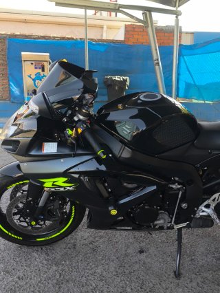 Suzuki GSXR 600 K7 Negra