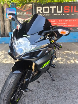 Suzuki GSXR 600 K7 Negra