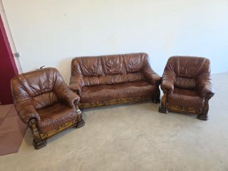 Sofá y sillones piel rústicos marrones