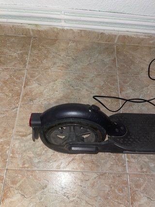 Patinete Xiaomi Pro 2 con papeles 2 ruedas nuevas