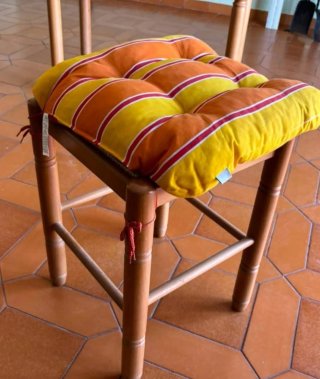 Mesa de cocina con cajón y patas de madera dos tab