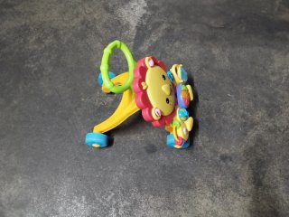 Correpasillos león Fisher Price