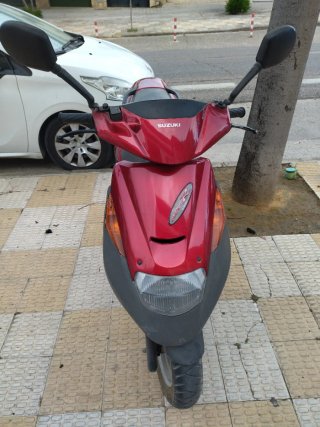 Suzuki Address Scooter Roja