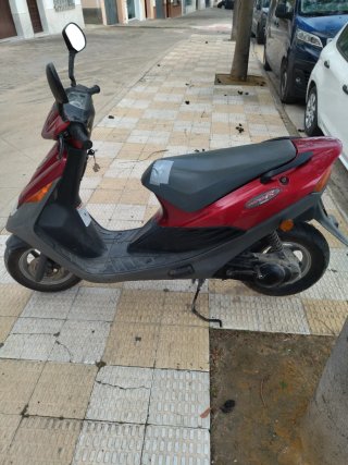 Suzuki Address Scooter Roja