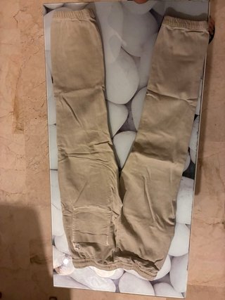 Pantalones beige con cordón