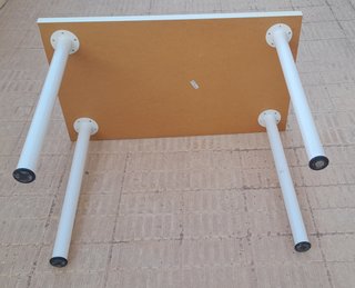 Mesa de escritorio Ikea blanca
