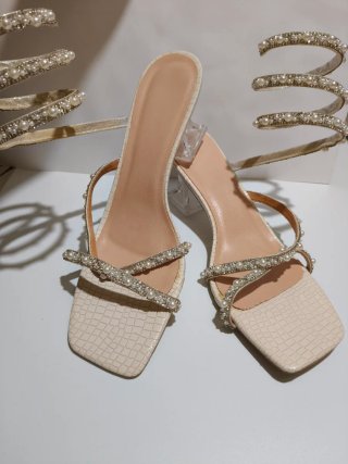Sandalias de tacón con pedrería