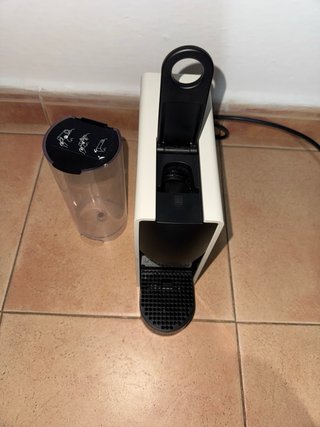Nespresso Essenza Mini Krups Blanca