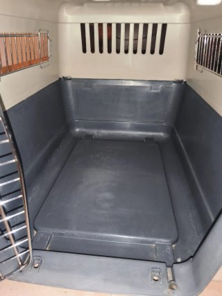 Transportín perro gris y blanco