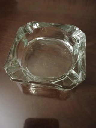 Ceniceros, Bol y Caja de Cristal