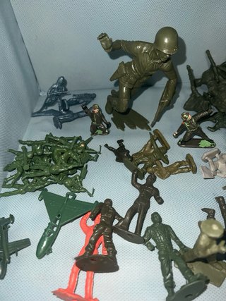 Conjunto di soldatini in plastica anni '60-'80