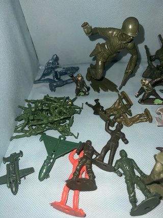 Conjunto di soldatini in plastica anni '60-'80