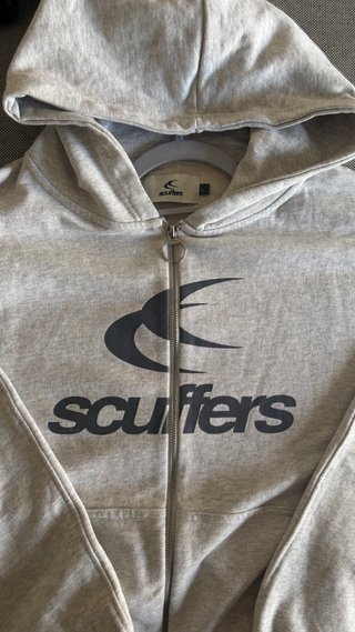 Sudadera Scuffers gris con cremallera