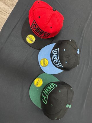 Gorras OBEY 3 pzs (Verde, Rojo, Azul)