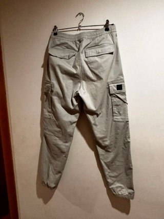 Pantalón cargo Pull&Bear beige Talla S