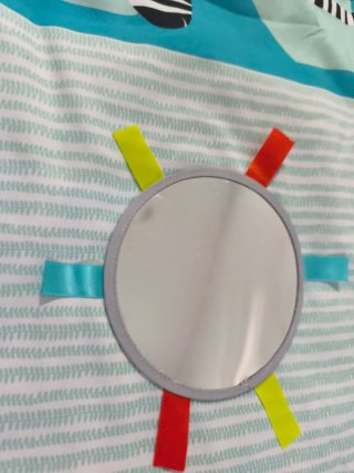 Manta sensorial para bebés con animales
