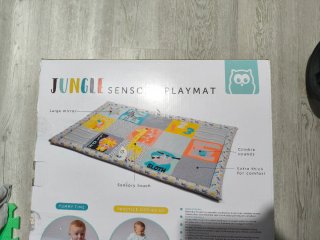 Manta sensorial para bebés con animales