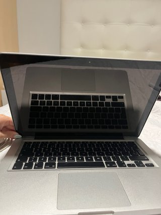 MacBook Pro 13” 2011 – 8 GB RAM – i5 + Cargador
