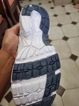 Zapatillas New Balance 530 Plata y Blanco