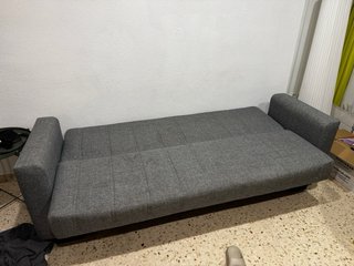 Sofá cama gris y negro