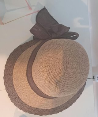 Cappello paglia estivo beige e marrone con fiocco