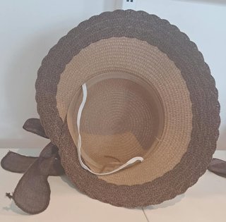 Cappello paglia estivo beige e marrone con fiocco