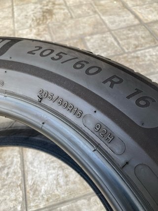 Neumáticos 205/60 R16 MICHELIN